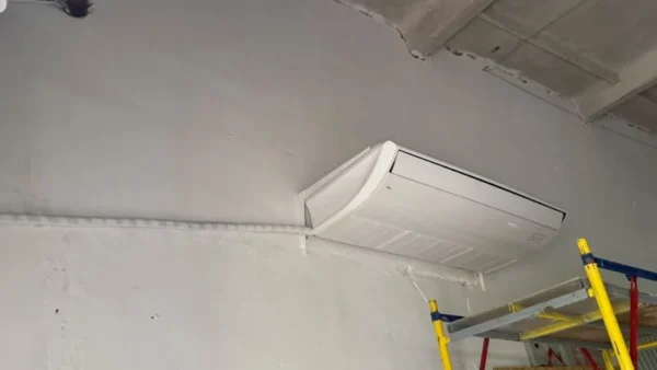 Напольно-стельовий кондиціонер