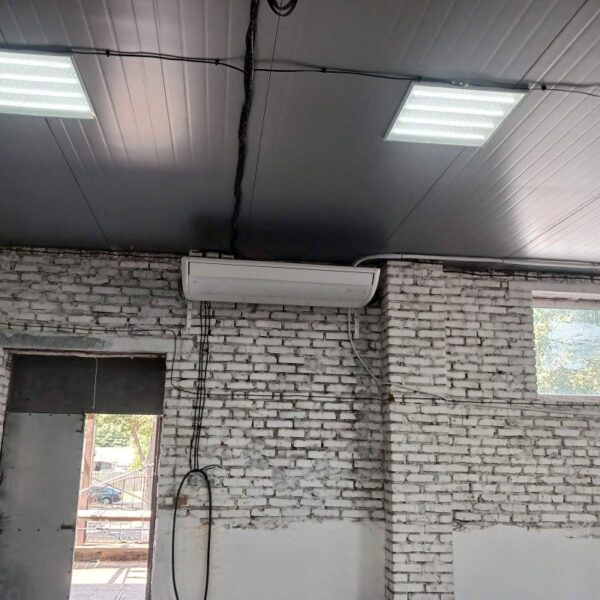 Напольно-стельовий кондиціонер