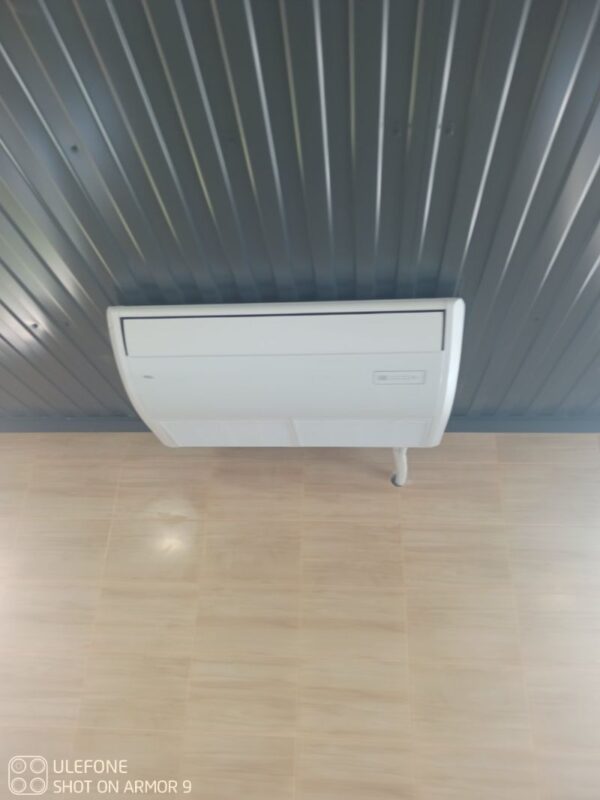 Напольно-стельовий кондиціонер